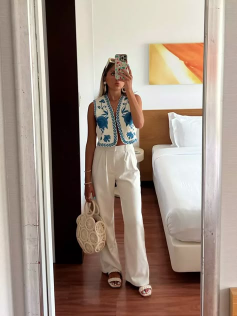 Top 7 Bahamas Fall Outfit Ideas: Embrace the Island Breeze - Magic of Clothes Boho Vest Outfit, Holiday Poses, Summer Waistcoat, Island Fits, Bahamas Outfit, Waistcoat Top, Island Style Clothing, Pastel Pink Dress, Vest Y2k