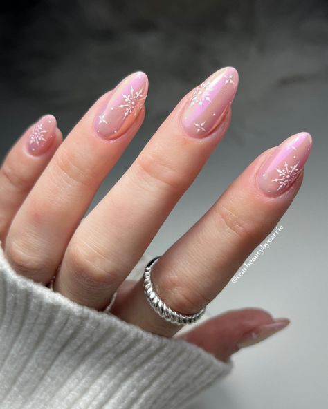 Christmas Nail Colors, Cute Simple Nails, Nails Christmas, Snowflake Nails, Festival Nails, Xmas Nails, Girls Nails, Chrome Nails, Holiday Nails