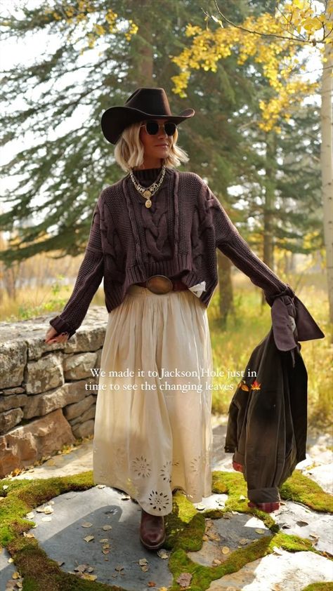 There’s nothing quite like October out here. Comment FALL for outfit links 🔗 also peep a new @premonition.goods color coming soon!!! 🤎 Jackson Hole Wyoming Outfits, Wyoming Outfit, Yellowstone Outfit Ideas, Beth Dutton Outfits, Unique First Birthday Gifts, Beth Dutton Style, 30th Birthday Celebration, 30th Birthday Outfit, Boys Fall Fashion