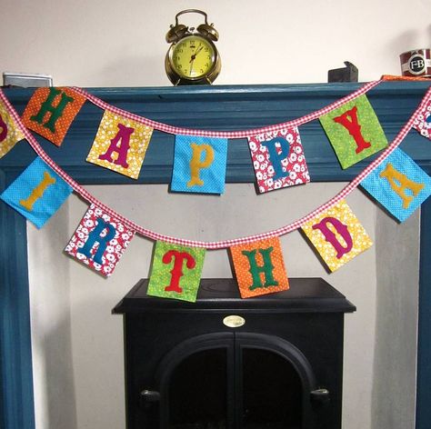 Bunting Diy, Diy Birthday Banner, Happy Birthday Bunting, Group Crafts, Diy Anniversary, Happy Birthday Lettering, Birthday Bunting, Birthday Letters, Pony Party