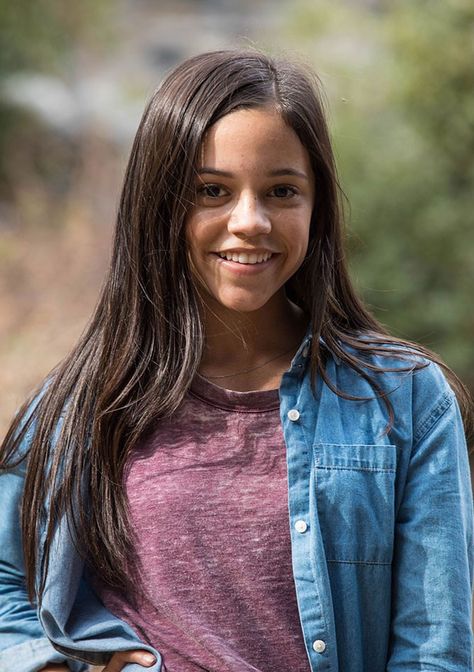 Jenna Ortega Jenna Ortega Young, Young Jenna Ortega, Photo Print Sizes, Valentino Fashion, Girl Celebrities, Perfect Image, Jenna Ortega, Beetlejuice, I Care