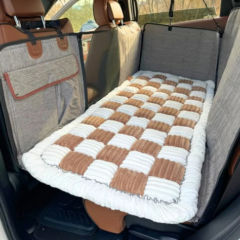 Pet Bed In Bedroom, Beachy Dog Bed, Campervan Dog Seat, Custom Dog Bed, Blankets For Dogs, Retro Dog Bed, Indestructible Dog Bed, Dogs Beds Ideas, Dog Apartment Ideas