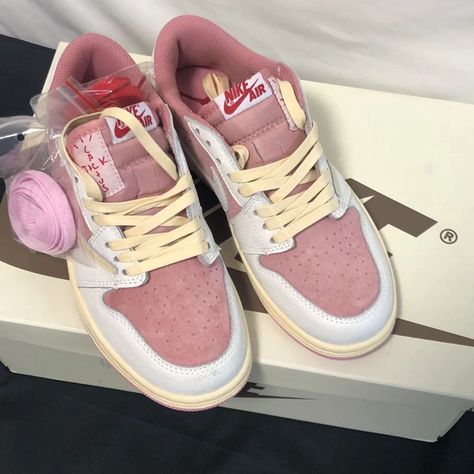 Authentic Travis Scott X Jordan 1 Low Sneakers Size38 Brand New With Box,100% Authentic. If You Like It, Can Give Me A Reasonable Offer. Travis Scott Jordan 1 Outfit, Travis Scott Jordans, Travis Scott Shoes, Travis Scott Jordan 1, Jordan Pink, Jordan 1 Outfit, Jordan Low, Streetwear Shoes, Womens Jordans