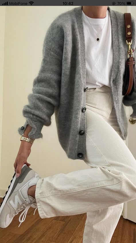 Old Money Summer Outfits, Vestiti In Jeans, Fall 2023 Fashion Trends, Old Money Summer, Fall 2023 Fashion, 2023 Fashion Trends, Mode Jeans, Mode Casual, Looks Street Style