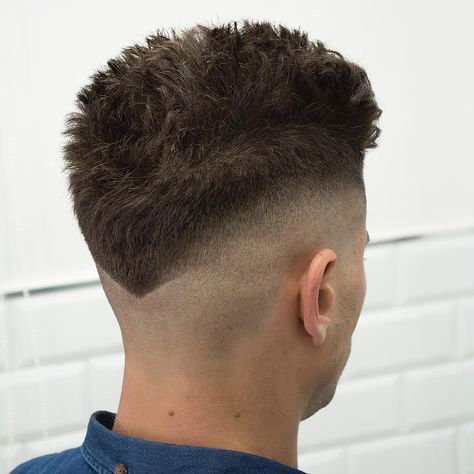 V Shaped Haircut Men, V Cut Haircut, Trending Hairstyles For Men, V Shaped Haircut, Back Hairstyle, Drop Fade, Tapered Haircut, Haircut Designs, Hairstyles Men