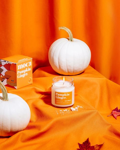 Thanksgiving Photography, Candle Photoshoot, Food Photoshoot, Halloween Photography, Candles Photography, Cafe Shop Design, Food Candles, Kitchen Light, Pumpkin Latte