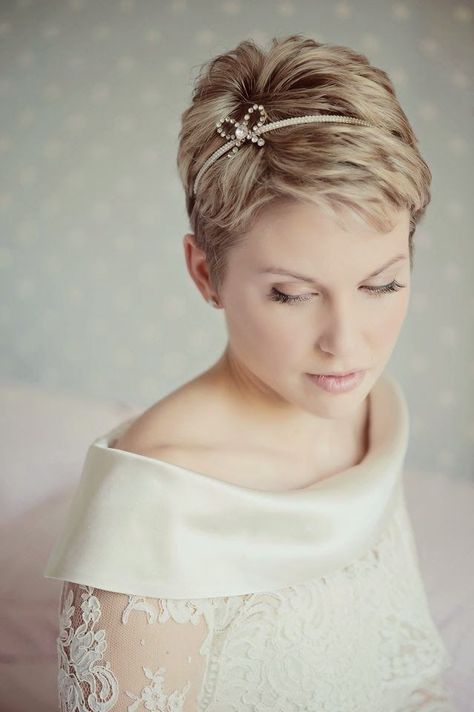 Pixie Wedding Hair, Short Bridal Hair, Hairstyles Pixie, Short Hair Bride, Beach Wedding Hair, Best Wedding Hairstyles, Bridesmaid Hair Short, Short Wedding Hair, Hair Shows