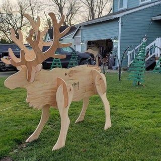 Plywood Reindeer, Ren Geyiği, Reindeer Diy, Outdoor Christmas Diy, Reindeer Decoration, Wood Reindeer, The Off Season, Christmas Cutouts, Wooden Reindeer