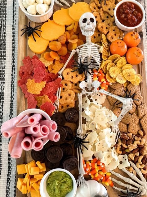 Halloween Charcuterie Board | A Slice of Style Halloween Charcuterie Board Ideas, Pumpkin Shaped Cookies, Halloween Potluck, Halloween Charcuterie Board, Halloween Charcuterie, Halloween Menu, Charcuterie Board Ideas, Treats To Make, Food Boards