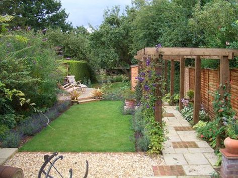 Garden Ideas Long, Garden Design Ideas Uk, Garden Ideas Uk, Garden Design Pictures, Taman Diy, Narrow Garden, Backyard Garden Layout, Back Garden Design, Desain Lanskap