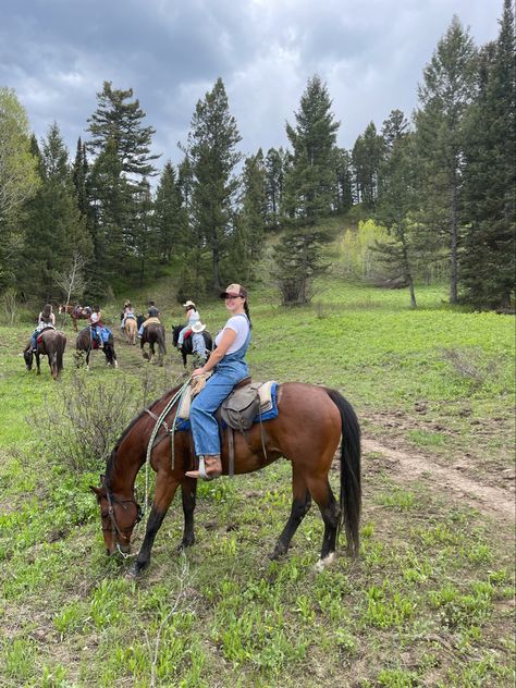 Jackson Hole Wyoming Summer Outfits, Wyoming Honeymoon, Wyoming Fashion, Wyoming Aesthetic, Jackson Hole Wyoming Summer, Jackson Hole Rodeo, Jackson Hole Summer, Wyoming Summer, Lyla Sage