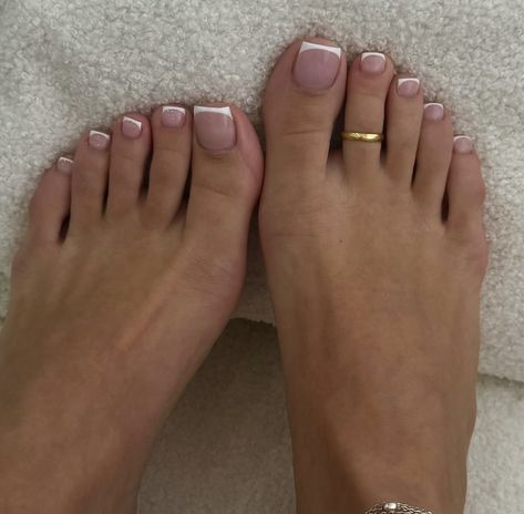 French Pedicure, Gel Toe Nails, Beauty Hacks Nails, Milky Nails, Acrylic Toes, Acrylic Toe Nails, Simple Gel Nails, Work Nails, French Acrylic Nails