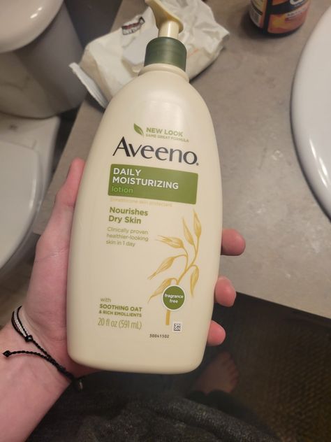 Aveeno Aesthetic, Aveeno Lotion, Unscented Lotion, Afghan Dresses, Skin Essentials, Body Care Routine, Skin Products, Moisturizing Lotions, Daily Moisturizer