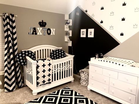 White Nursery Furniture, Black White Nursery, Nursery Decor Black, White Nursery Decor, Black And White Nursery, Black Nursery, Newborn Room, Grey Nursery Decor, Monochrome Nursery