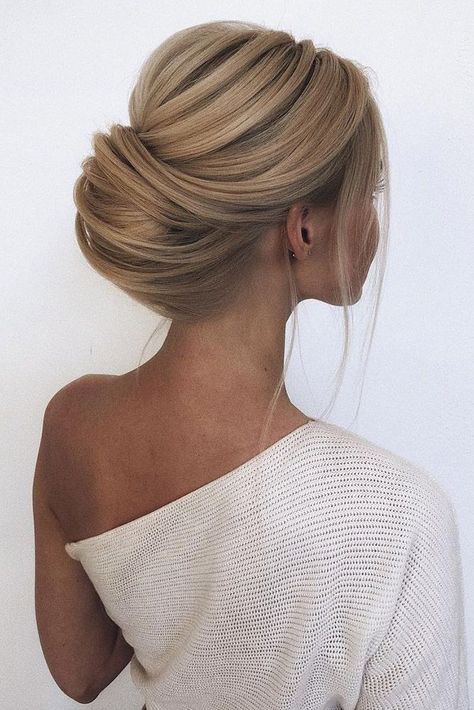 Casual Cool: Relaxed Ponytail Hairstyles for Effortless Beauty Bridal Hair Round Face, Wedding Hairdo, Hair Round Face, Wedding Updos, Transitioning Hairstyles, Quinceanera Hairstyles, Long Face Hairstyles, Face Shape Hairstyles, Indian Wedding Hairstyles