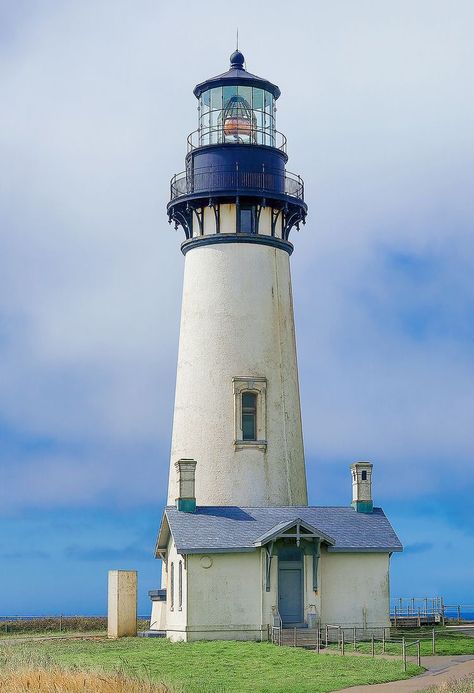 Light House Photography, Lighthouse Drawing, Lighthouse Lighting, Lighthouses Photography, Lighthouse Photos, Lighthouse Pictures, Lighthouse Painting, Lighthouse Art, Beautiful Lighthouse