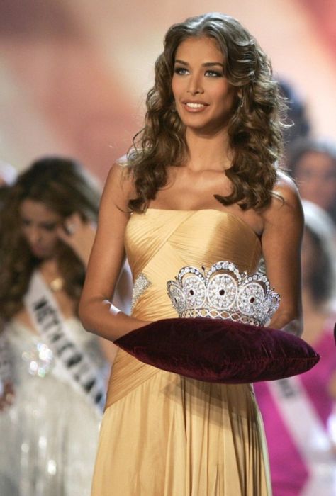 La Espectacular Dayana Mendoz, Miss Universo 2008.. Miss Universe 2009, Dayana Mendoza, Miss Venezuela, Dresses Dance, Miss Universe, Miss World, Beauty Queen, Beauty Pageant, Mendoza