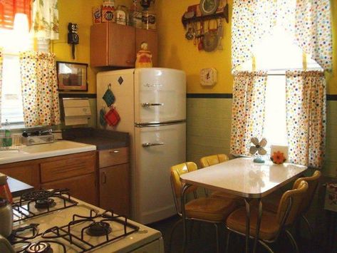 Environment Reference, Trendy Apartment, Grandmas Kitchen, Cozy Kitchen, Yellow Walls, Aesthetic Rooms, Retro Home, Dream House Decor, Apartment Living Room