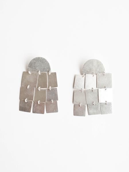 Annie Costello Brown, Metal Art Jewelry, Diy Jewelry Projects, Metalwork Jewelry, Silver Gold Jewelry, Contemporary Earrings, Earring Trends, Earrings Inspiration, Jewellery Ideas