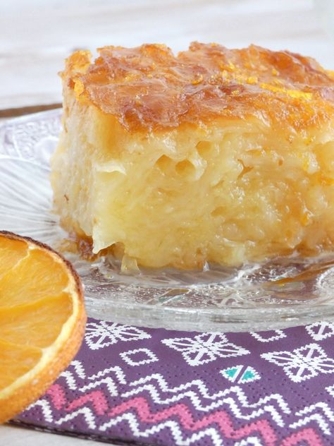 portokalopita-Greek orange cake with syrup Greek Orange Cake, Greek Cake, Greek Recipes Dessert, Greek Pastries, Greek Sweets, Kolaci I Torte, Greek Desserts, Greek Cooking, Greek Dishes