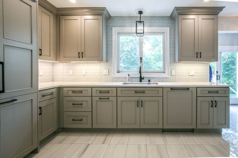 Grey And White Kitchen With Black Hardware, Gray Cabinets Hardware Ideas, Gray Cabinets Black Fixtures, Grey Cabinet With Black Hardware, Cabinet Pulls Grey Cabinets, Kitchen Cabinet Hardware For Gray Cabinets, Grey Cabinets With Black Handles, Grey Cabinets Black Handles, Light Grey Cabinets Black Hardware