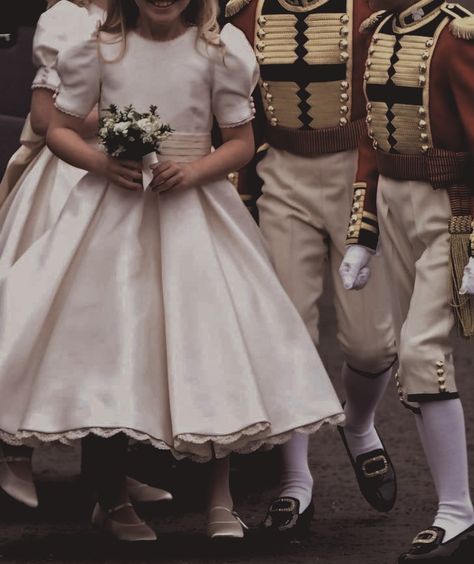 Royal Family Aesthetic Dark, British Royal Aesthetic, Royal Family Aesthetic, Marigold Aesthetic, Royal Wedding Aesthetic, Amazing Halloween Makeup, Royal Family England, Royalty Aesthetic, Diana Fashion