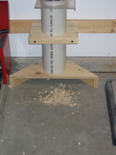 10 minute scrap plywood and PVC floor sweep. - by dbhost @ LumberJocks.com ~ woodworking community Arbejdsplads Garage, Officine In Garage, Shop Dust Collection, Diy Beginner, Table Woodworking, Pvc Floor, Dust Collection System, Shop Projects, Pvc Flooring