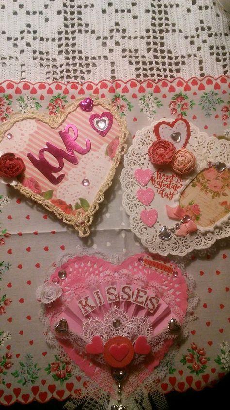 Diy Vintage Valentine Cards, Vintage Valentine Cards Diy, Valentine Cards Friends, Homemade Vintage Valentines, Homemade Valentines Day Cards Aesthetic, Vintage Homemade Cards, Coquette Paper Crafts, Vintage Valentine Cards Handmade, Vintage Valentine Crafts Diy