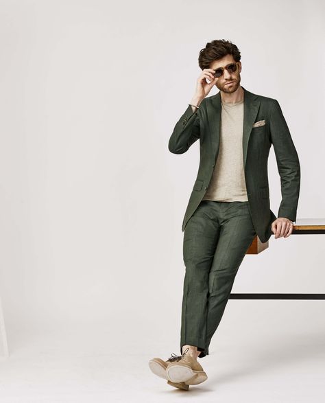 Summer Linen Suits For Men, Summer Wedding Dress For Men, Everyday Suits Men, Green Linen Suit Men Wedding, Men Linen Suit Summer, Linen Blazer Men Summer, Green Summer Suit Men, Mens Green Linen Suit, Green Suit Men Casual