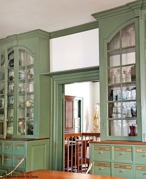 Pantry Apothecary, Apothecary Shelves, Apothecary Pantry, 1900s Aesthetic, Apothecary Bathroom, Apothecary Shoppe, Apothecary Design, Apothecary Shop, Seattle Homes