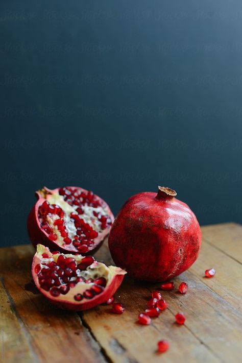 Pomegranate Art, Photography Still Life, Life Drawing Reference, Still Life Fruit, Fruit Photography, Still Life Photos, Still Life Drawing, Painting Still Life, Color Studies