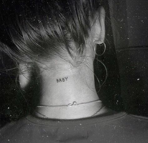 Word ‘baby’ inked on the back of the neck Small Girly Tattoos, Cat Tattoos, Tiny Tattoo, Women's Tattoo, Best Sleeve Tattoos, Girly Tattoos, Aesthetic Tattoo, Baby Tattoos, Little Tattoos