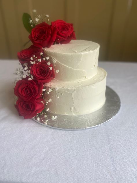 Birthday Cake With Red Roses, White Cake With Red Roses, Wedding With Red Roses, Cake With Red Roses, Red Rose Wedding Cake, White And Gold Wedding Cake, Homemade Wedding Cake, 2 Tier Wedding Cakes, 50th Wedding Anniversary Cakes