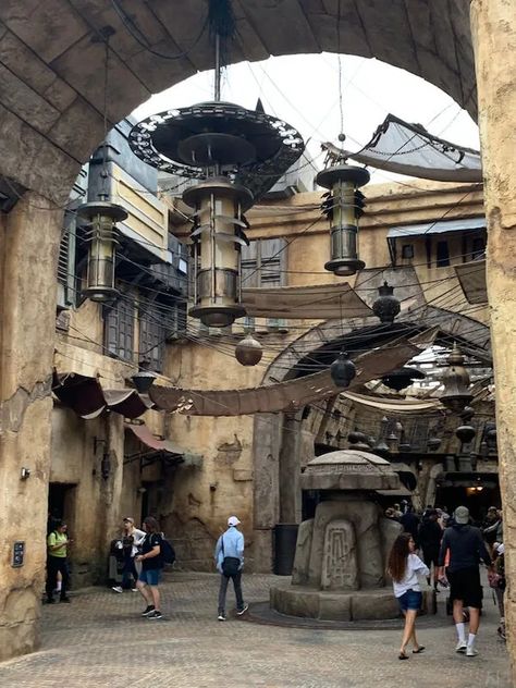 Galaxy’s Edge, Galaxys Edge, Star Wars Room, Star Wars Decor, Sci Fi Models, Galaxy's Edge, Outdoor Market, Star Wars Party, Fantasy Places