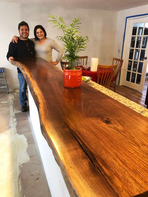 Bar Countertop Ideas, Walnut Bar Top, Walnut Breakfast, Modern Basement Bar, Live Edge Bar Top, Wooden Countertops Kitchen, Decorated Kitchen, Barra Bar, Wood Bar Top