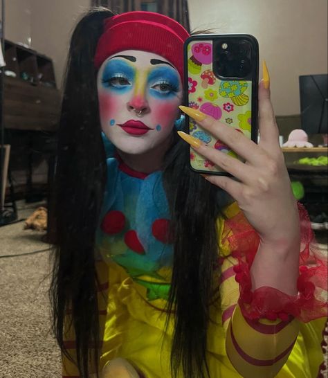 Deranged Clown Makeup, Clown Makeup Neon, Clown Eyebrows, Traditional Clown Makeup, Orange Clown Makeup, Clowncore Hair, Classic Clown Makeup, Clown Makeup Colorful, Happy Clown Makeup