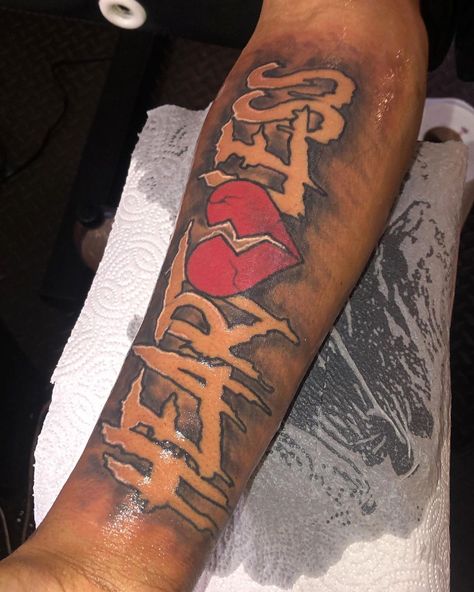 HEARTLESS 💔 No Love Tattoo, Heartless Tattoo, Black People Tattoos, Tattoo Bras Homme, Arm Tattoos Black, Arm Tattoos For Guys Forearm, Black Men Tattoos, Hard Tattoos, Band Tattoos