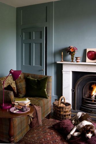 Carolina Blues Burgundy Room, Scottish Interiors, Autumn Interior, Scottish Homes, Mulberry Home, Cottage Interior, Interior Stylist, Room Accessories, Front Room