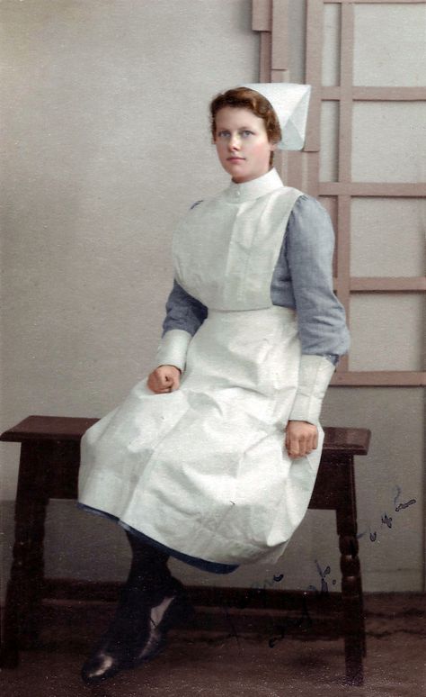 Unidentified Nurse Preston klimbim201424 Nov 2015Allgemein Nursing Student Humor, Radiology Humor, Nursing Pictures, Vintage Nursing, Nurse Pics, Nursing History, Retail Robin, Anne Taintor, Nurse Art