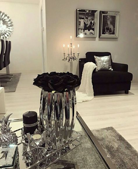 Silver And Black Home Decor, Black And Silver Home Decor, Black Glam Living Room, Black And Silver Decor, Black And Silver Living Room, Glam Living Rooms, Diy Winter Decorations, Winter Decor Diy, Silver Living Room Decor