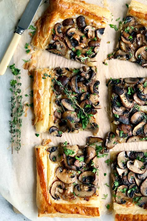 Filo Dinner Recipes, Mushroom Tart Recipes, Mushroom Plating, Vegetable Strudel, Vegetarian Tart, Savoury Tart, Weekend Lunches, Mushroom Tart, Savory Tarts