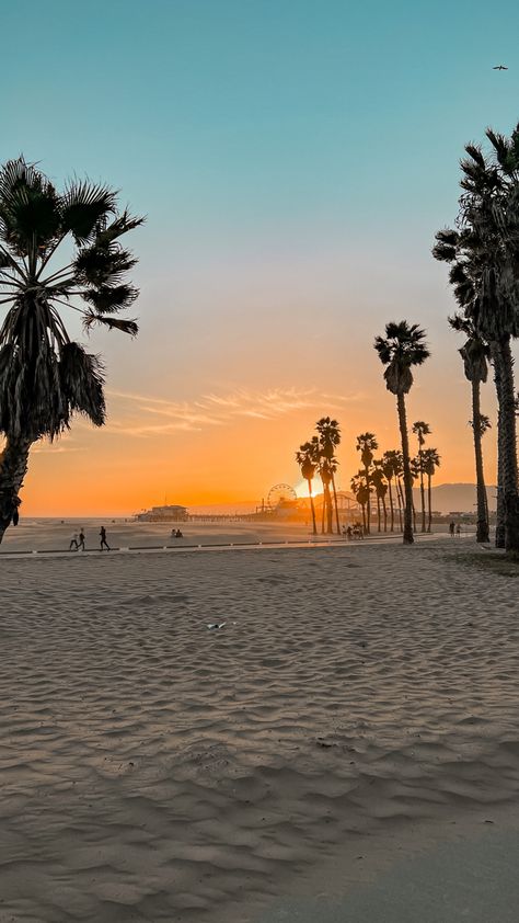 Venice Beach Sunset, Los Angeles Aesthetic Wallpaper, Los Angeles Sunrise, Estate Aesthetic, Sunset Los Angeles, Los Angeles Beach, Los Angeles Sunset, Angeles Aesthetic, Los Angeles Wallpaper