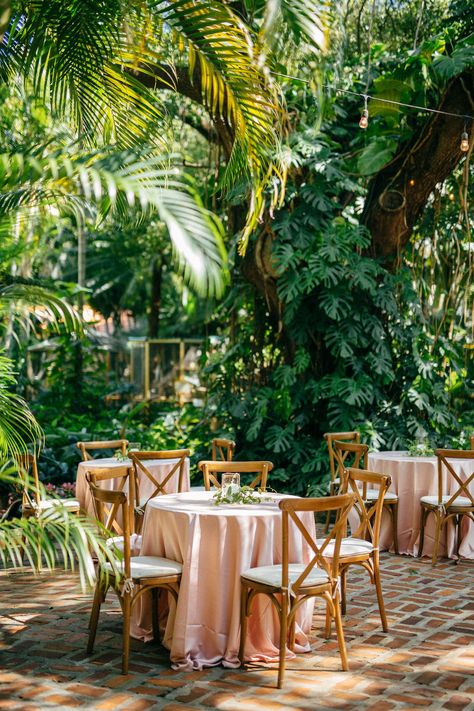 Outdoor Round Table Decor Party, Simple Garden Wedding Reception, Simple Garden Wedding, Sunken Gardens Wedding, White Rose Centerpieces, Rose Pink Bridesmaid Dresses, Wooden Cocktail Table, Back Garden Wedding, Sunken Gardens