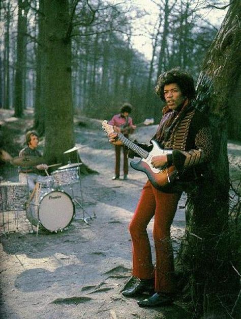 The Jimi Hendrix Experience jamming in the woods. Couldn't find any info on the photo. Any info would be great. Always looking for band photos in the woods, particularly rock bands (any type). I blog about them at: cottagemixtape.com Rock Band Photos, The Jimi Hendrix Experience, Band Photoshoot, Jimi Hendrix Experience, The Jam Band, Music Station, Musica Rock, Guitar Tips, Guitar For Beginners