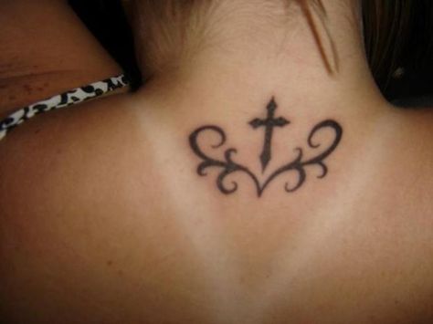 Tattoo Upper Back Women, Cool Gothic Tattoos, Y2k Tattoo Ideas Png, Vampy Tattoo, Tattoo Ideas Gothic, Goth Tattoos For Women, Tattoo Ideas Goth, Gothic Tattoos For Women, Goth Tattoo Designs