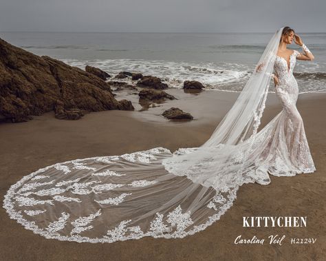 Kitty Chen, Chic Wedding Gown, Honeymoon Style, Veil Wedding, Nature Dress, Wedding Dress With Veil, Carolina Wedding, Ball Gown Dresses, Bridal Veil