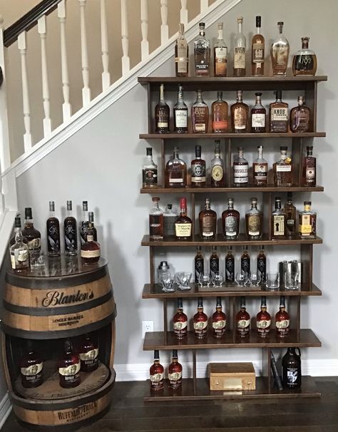 Liquor Display Shelves, Liquor Organization Ideas, Whiskey Collection Display Home, Liquor Storage Ideas Small Spaces, Bourbon Collection Display, Bourbon Shelf Ideas, Alcohol Display Home, Liquor Shelf Ideas Display, Liquor Display Ideas