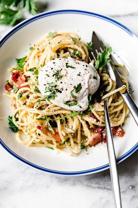 Best Carbonara Recipe, Healthy Spaghetti, Spaghetti Carbonara Recipe, Spaghetti Alla Carbonara, Best Spaghetti, Pasta Italiana, Italian Pasta Dishes, American Breakfast, Carbonara Recipe