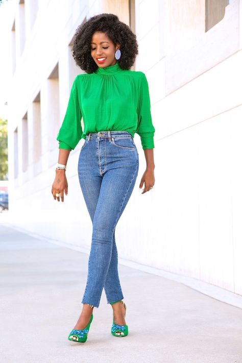 Jeans And Bright Top, Bright Green Shoes Outfit, Bright Green Shirt Outfit, Green Shoes Outfit Ideas, Bright Green Top Outfit, Green Top And Jeans Outfit, Outfits With Green Shoes, Jeans And Blouse Outfit, Bright Green Outfit