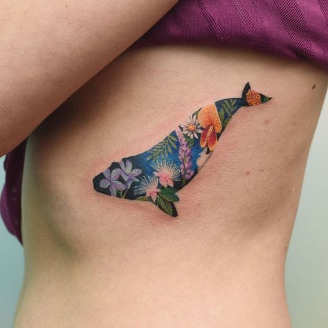 Florencia Gonzalez Tizon on Instagram: “Ballena franca con flores de la patagonia 💜 . . . . . . . . #tattoo #whaletattoo #whale #flower #flowertattoo #girltattoos #tattoogirl…” Patagonia Tattoo, Sea Tattoo, Tattoo Photo, Ink Art, Future Tattoos, Tattoo Photos, Watercolor Tattoo, Patagonia, Tattoos